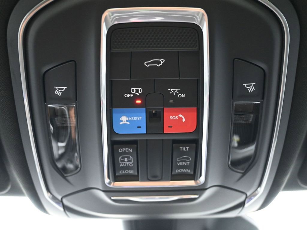 New 2025 Jeep Grand Cherokee Laredo X w/ Luxury Tech Group I image 29