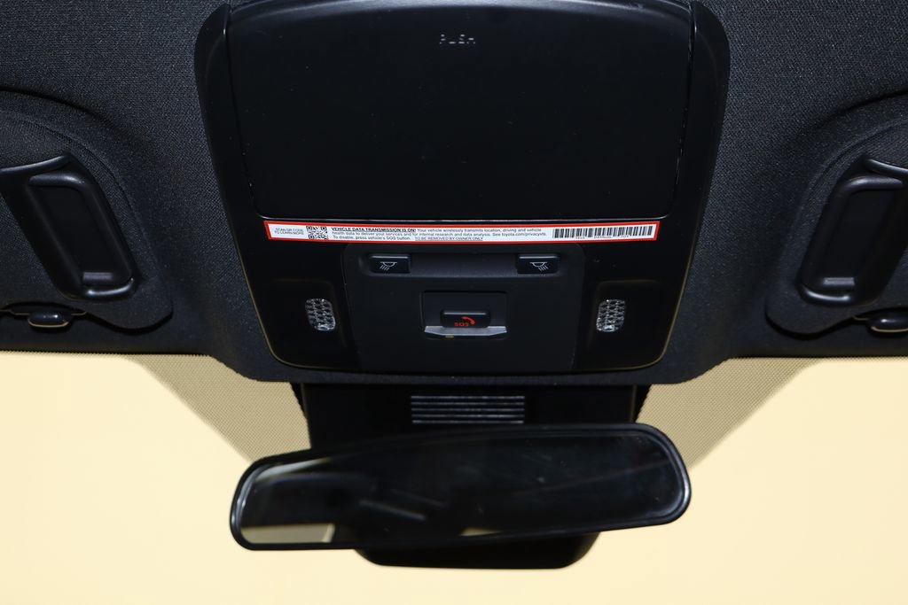 Used 2025 Toyota Camry SE FWD image 24