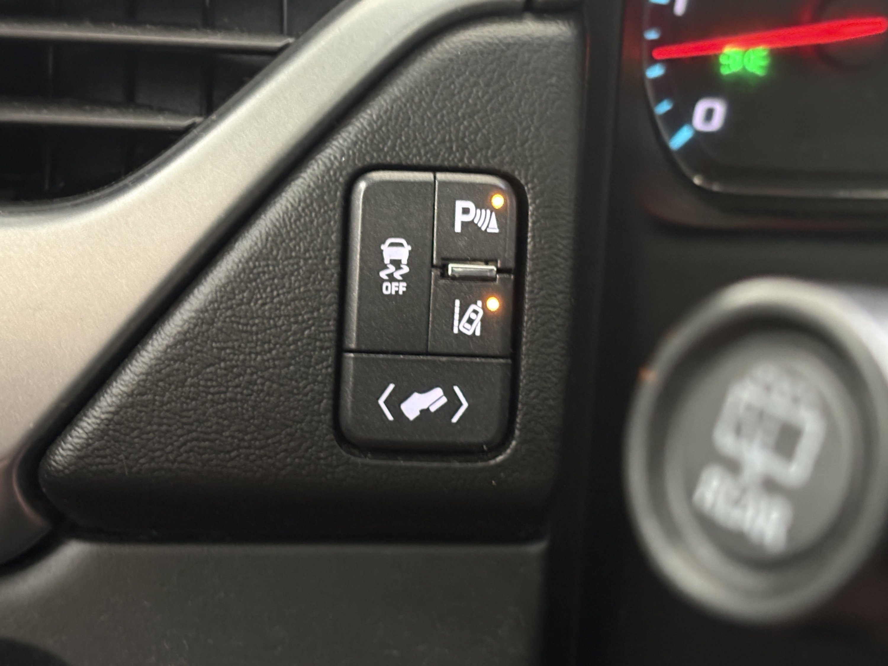 Used 2015 Chevrolet Suburban LT AWD/4WD image 17