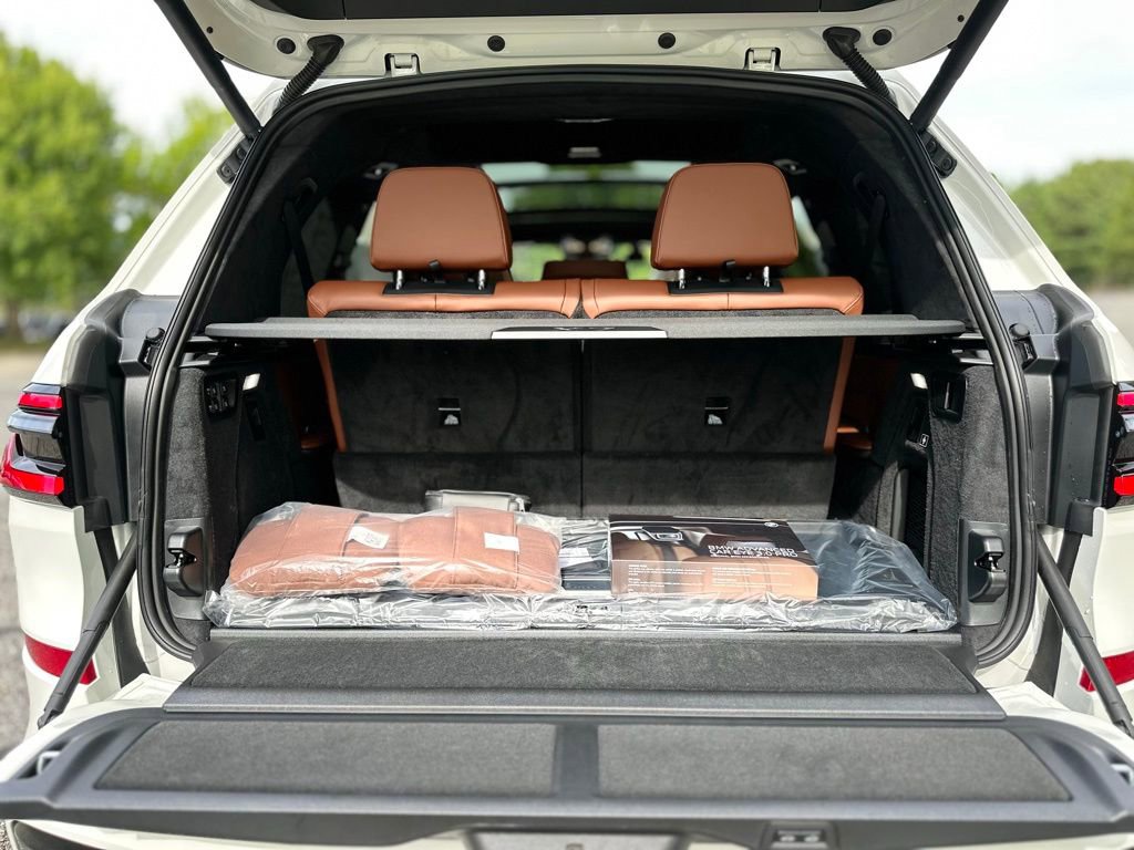 New 2026 BMW X7 M60i image 7