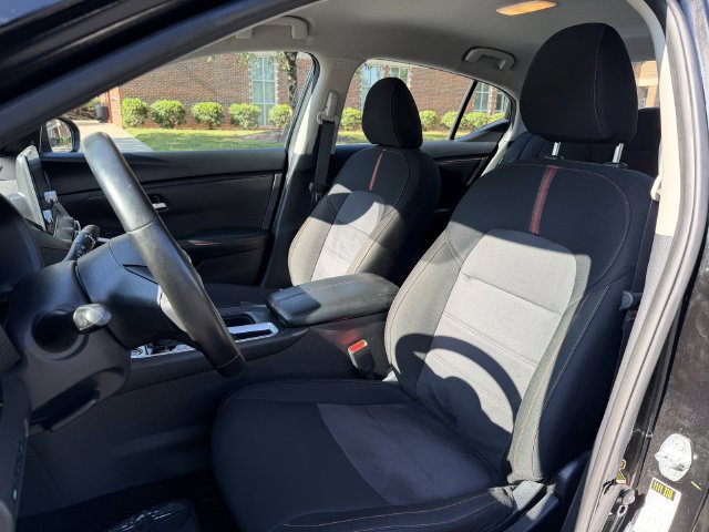 Used 2025 Nissan Sentra SR FWD image 11