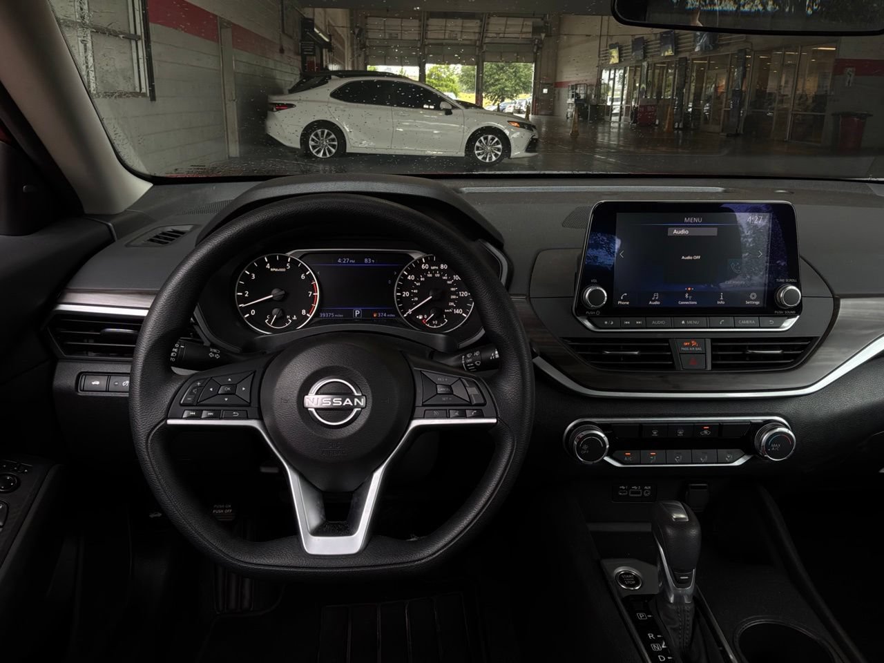 Used 2025 Nissan Altima 2.5 SV FWD image 14