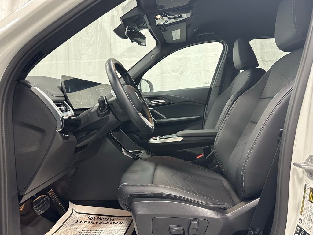 Used 2025 BMW X1 xDrive28i image 14