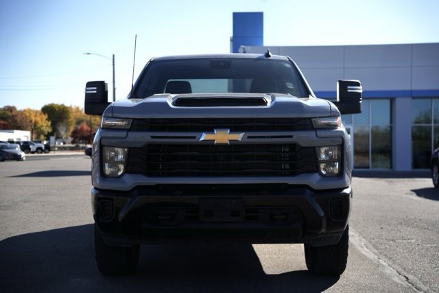 Used 2024 Chevrolet Silverado 2500 Custom w/ Custom Convenience Package image 2