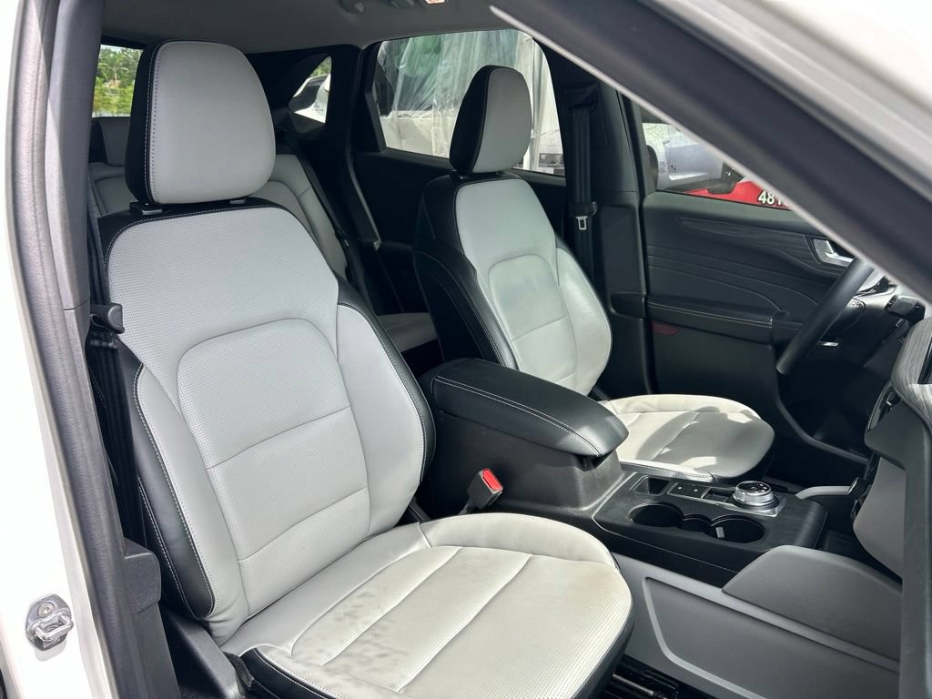 Used 2023 Ford Escape Platinum AWD/4WD image 43