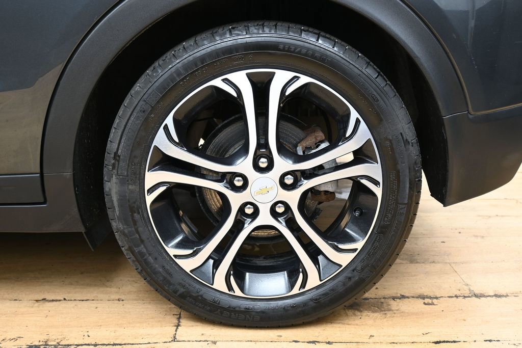 Used 2018 Chevrolet Bolt Premier w/ Driver Confidence II Package image 10