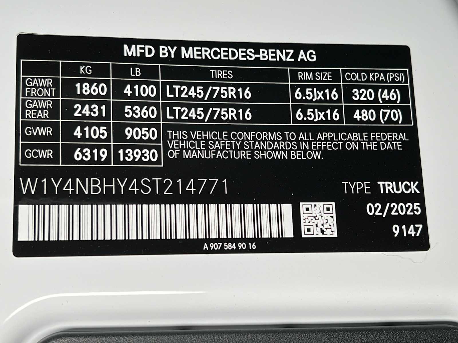 Used 2025 Mercedes-Benz Sprinter 2500 image 34