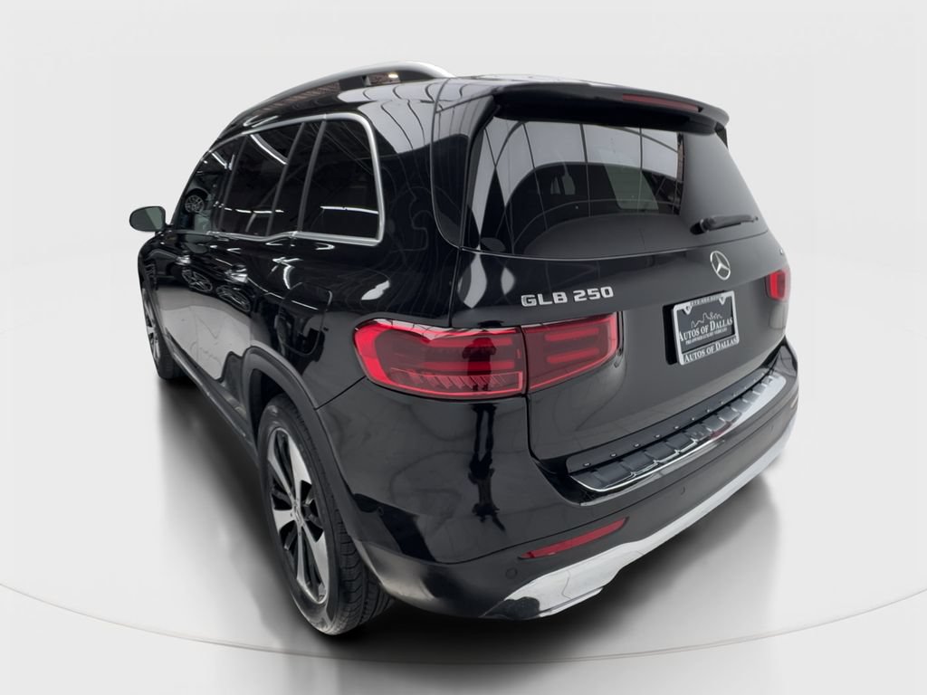 Used 2025 Mercedes-Benz GLB 250 4MATIC image 10