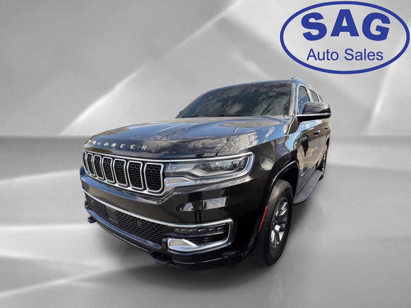 Used 2024 Jeep Wagoneer 4WD w/ HD Trailer Tow Package image 5