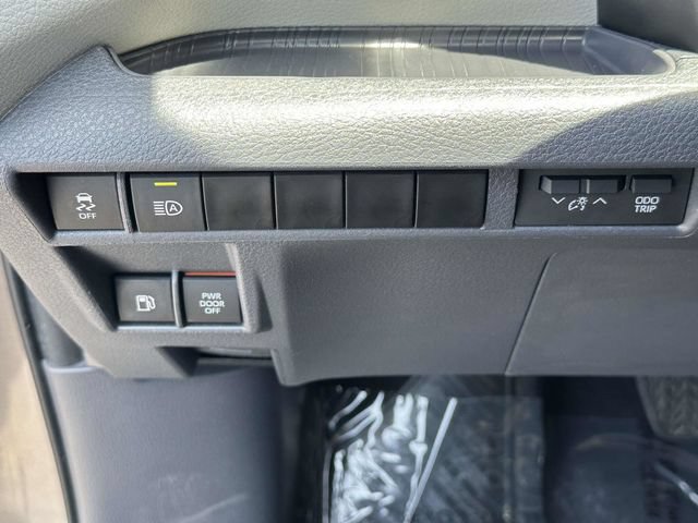 Used 2023 Toyota Sienna LE FWD image 12