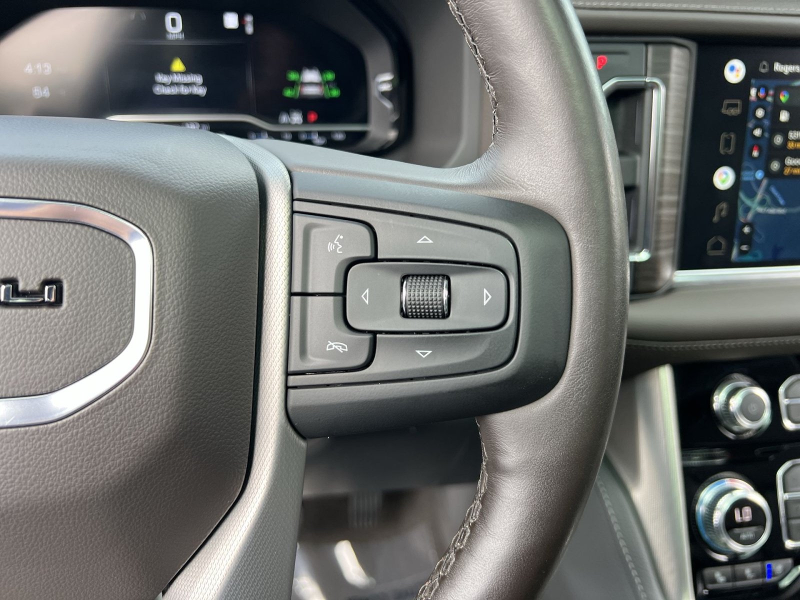 Used 2022 GMC Yukon XL Denali AWD/4WD image 31