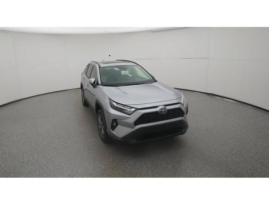 Used 2023 Toyota RAV4 XLE Premium AWD/4WD image 17