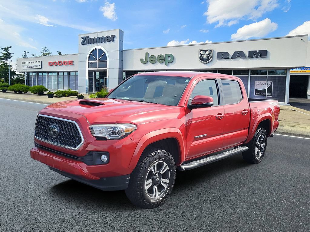 Used 2018 Toyota Tacoma TRD Sport AWD/4WD image 2