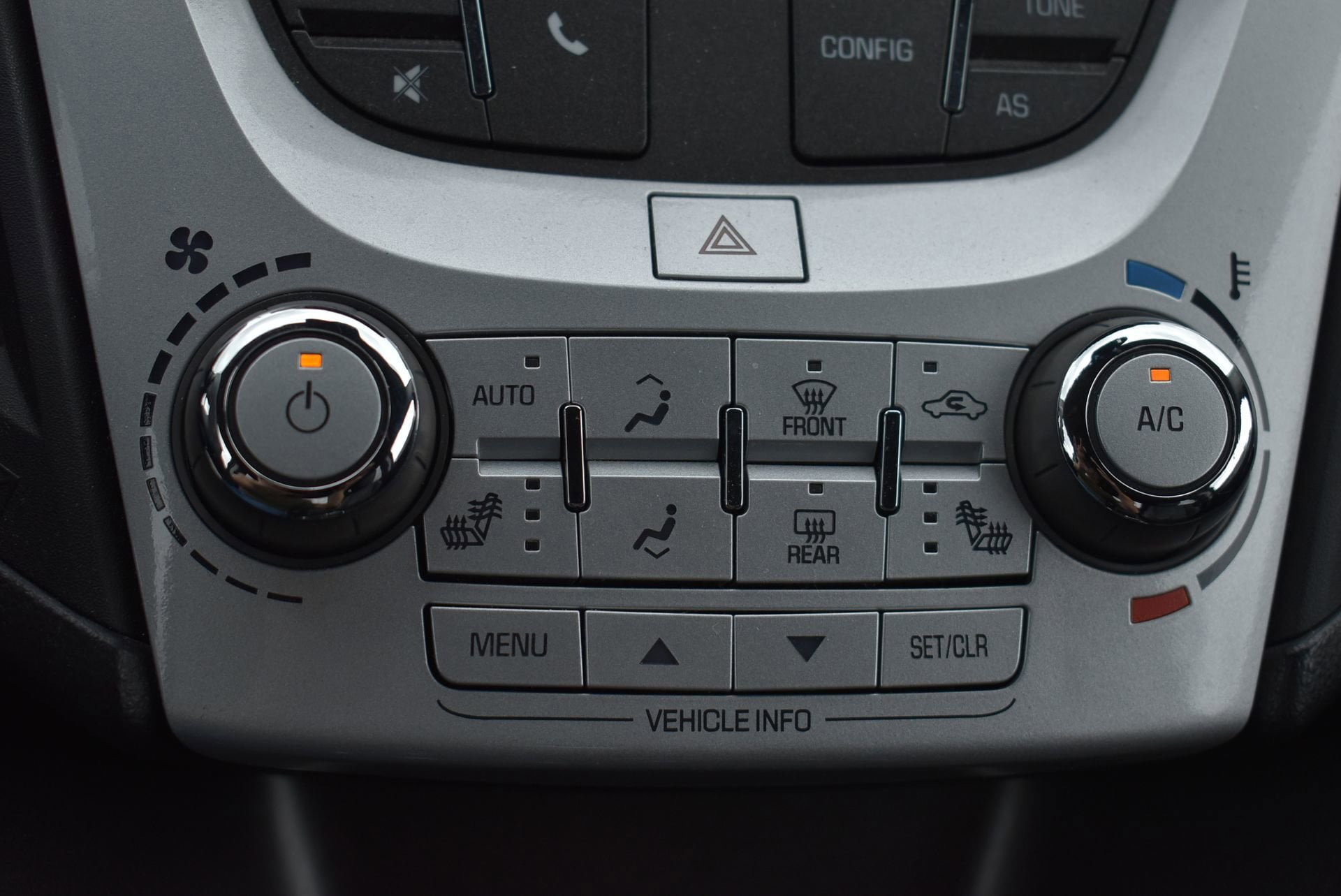 Used 2016 Chevrolet Equinox LTZ w/ Enhanced Convenience Package FWD image 29