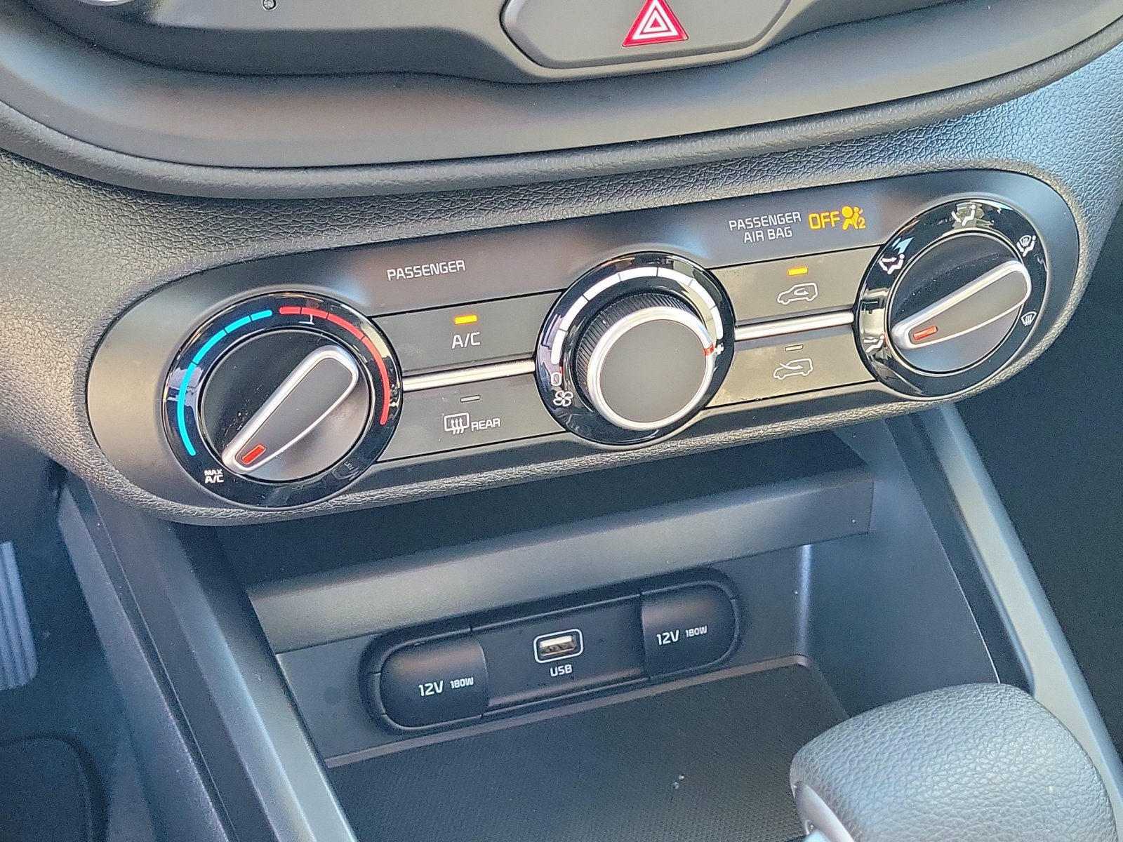 Used 2025 Kia Soul LX FWD image 22