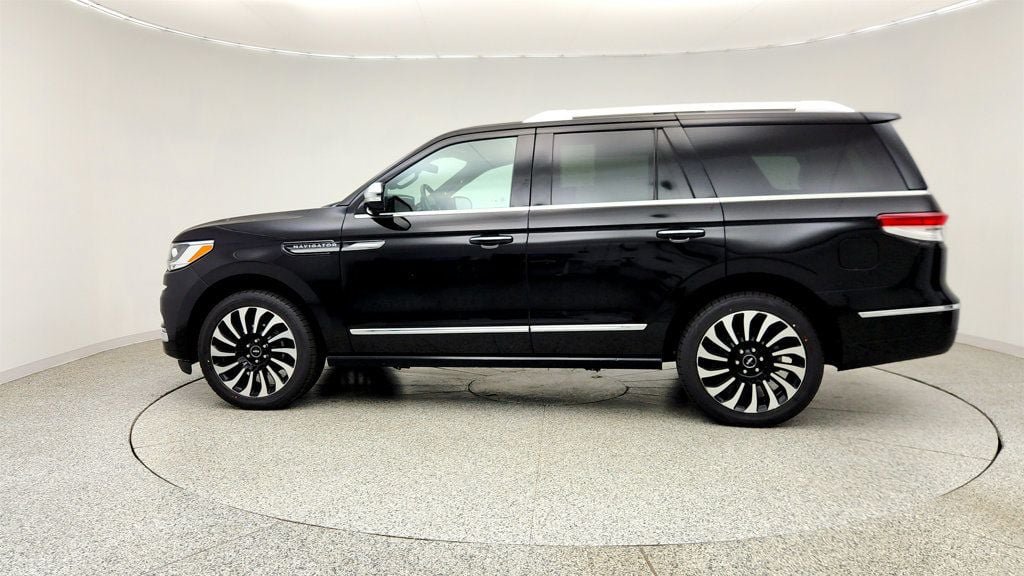 Used 2022 Lincoln Navigator Black Label AWD/4WD image 8