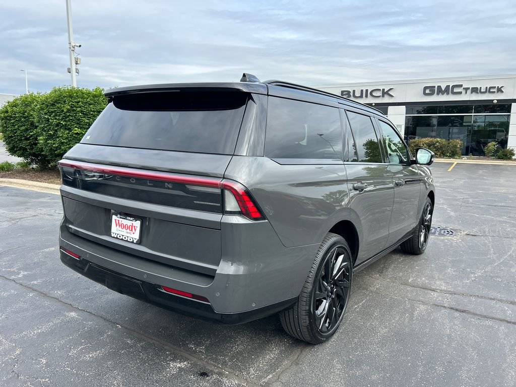 Used 2025 Lincoln Navigator Black Label AWD/4WD image 10