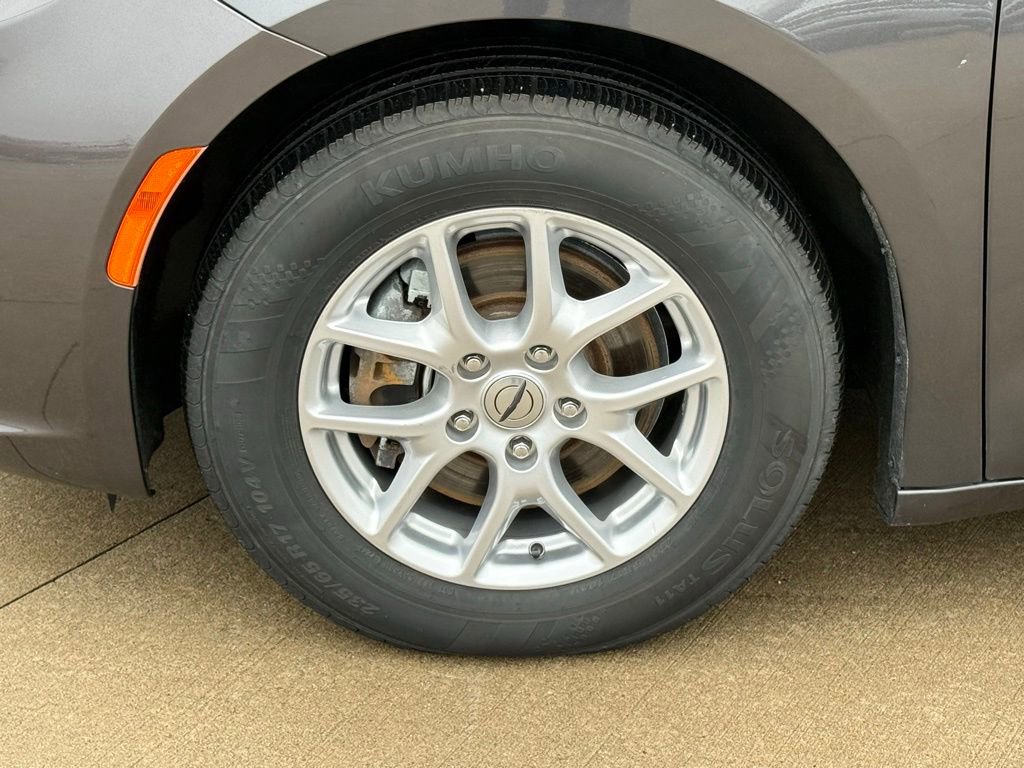 Used 2022 Chrysler Pacifica Touring-L image 12