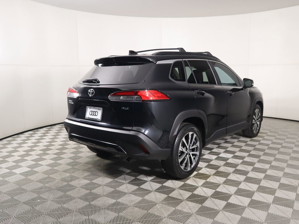 Used 2023 Toyota Corolla Cross XLE image 5