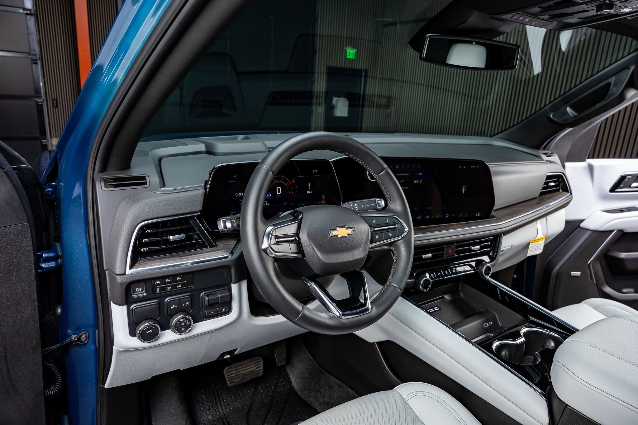 Used 2025 Chevrolet Suburban Premier w/ Sun And Tow Package image 13