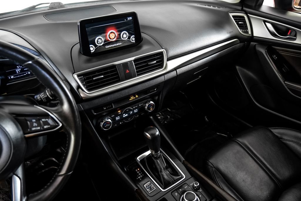 Used 2018 MAZDA MAZDA3 Touring FWD image 25