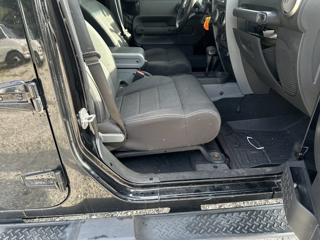 Used 2010 Jeep Wrangler Unlimited Sport AWD/4WD image 13