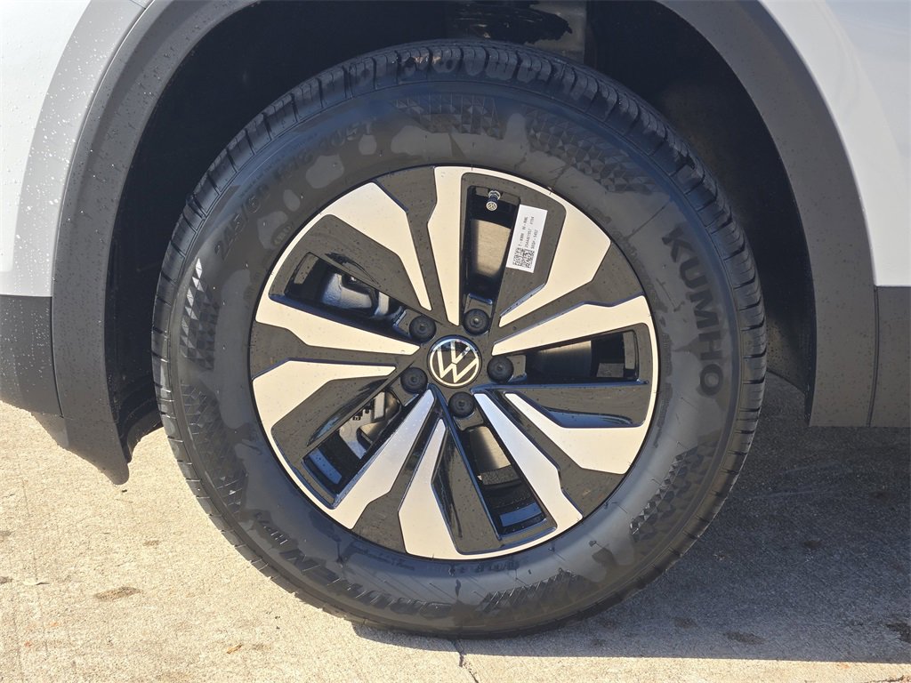 New 2026 Volkswagen Atlas Cross Sport SE image 10