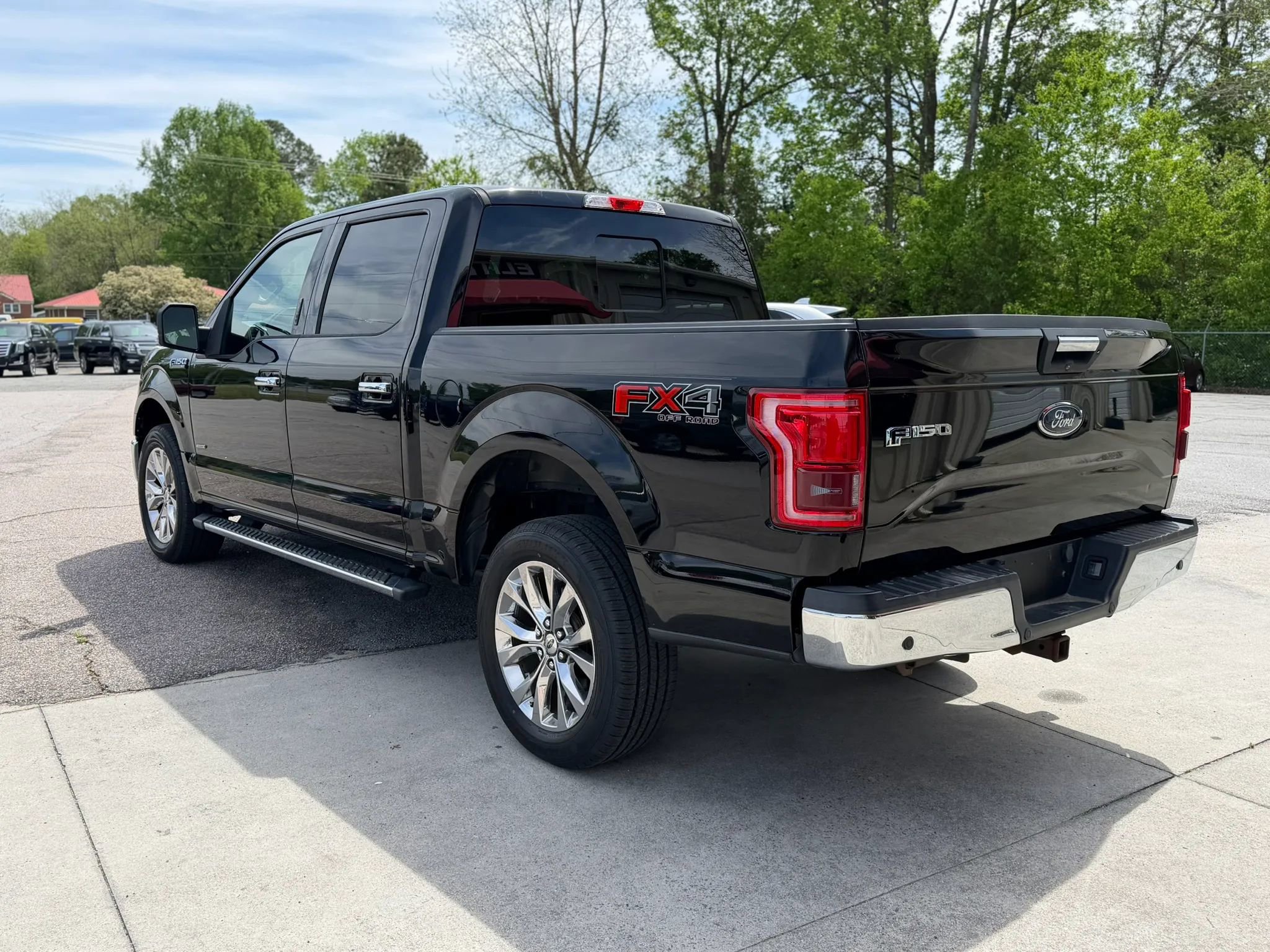 Used 2017 Ford F150 XLT w/ Equipment Group 302A Luxury image 11