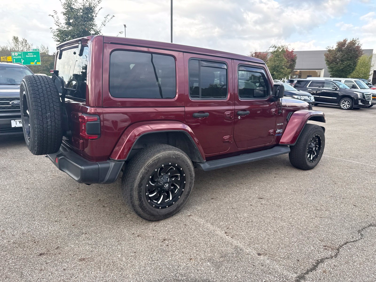 Used 2021 Jeep Wrangler Unlimited Sahara w/ Cold Weather Group AWD/4WD image 5
