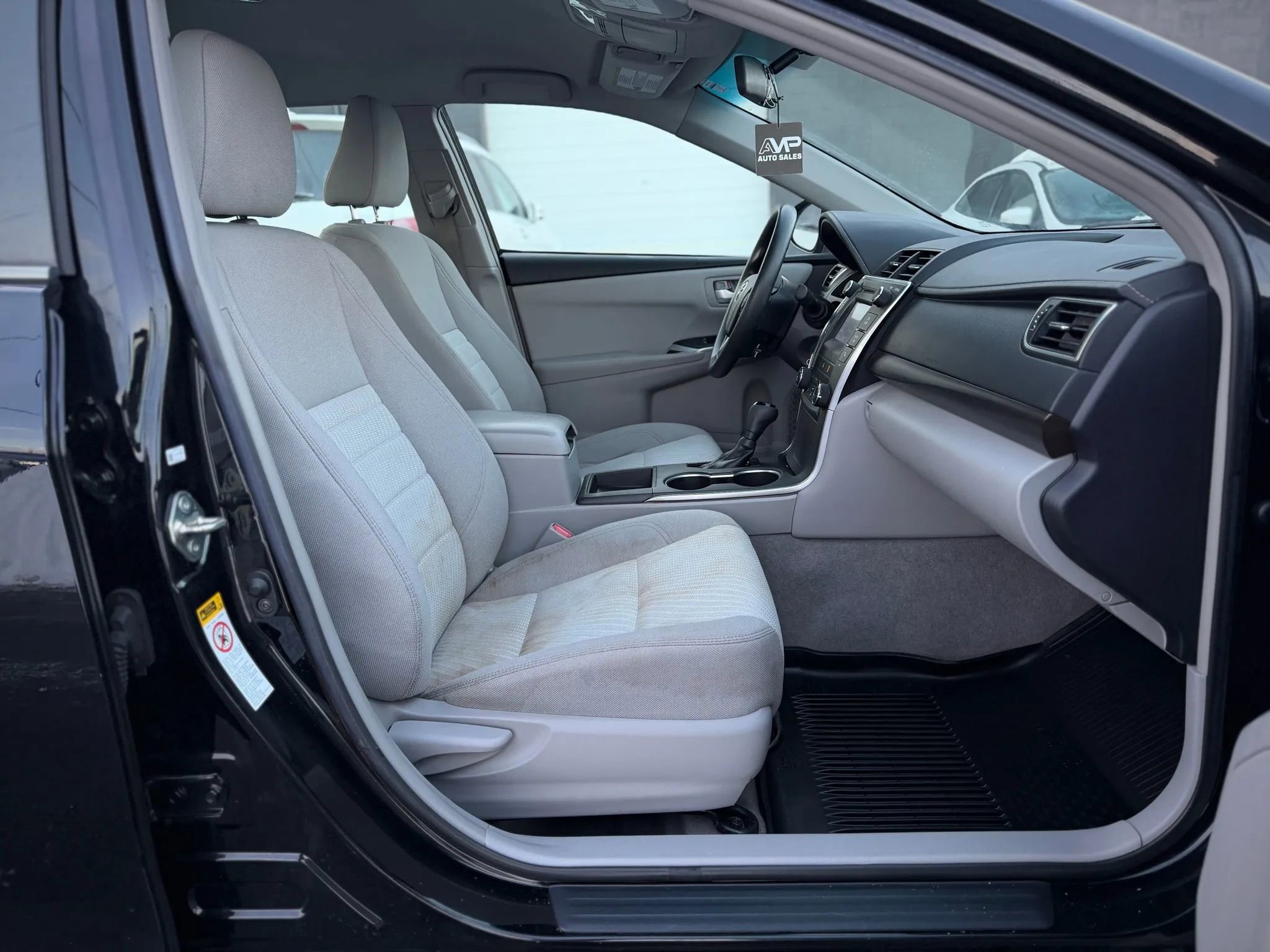 Used 2017 Toyota Camry LE image 16