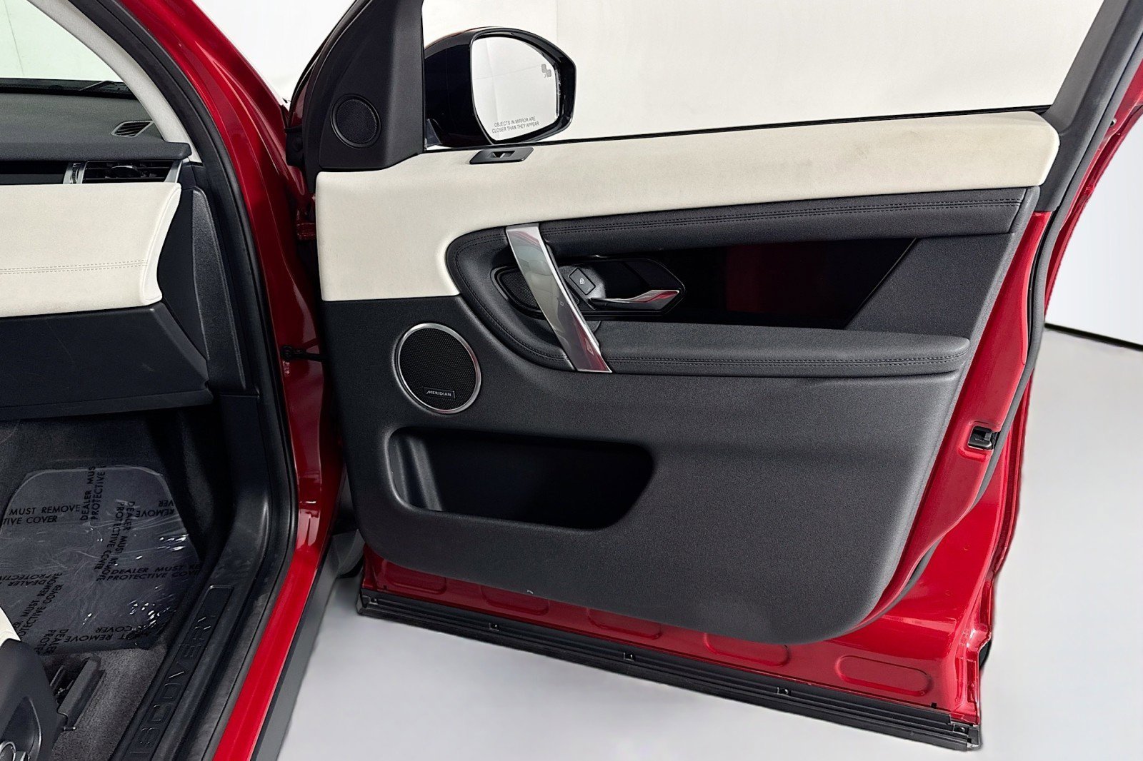 Used 2022 Land Rover Discovery Sport SE image 22