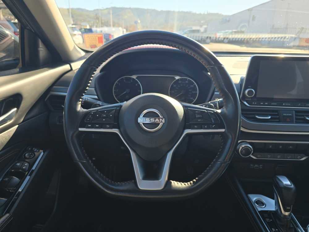 Used 2023 Nissan Altima 2.5 SR image 11