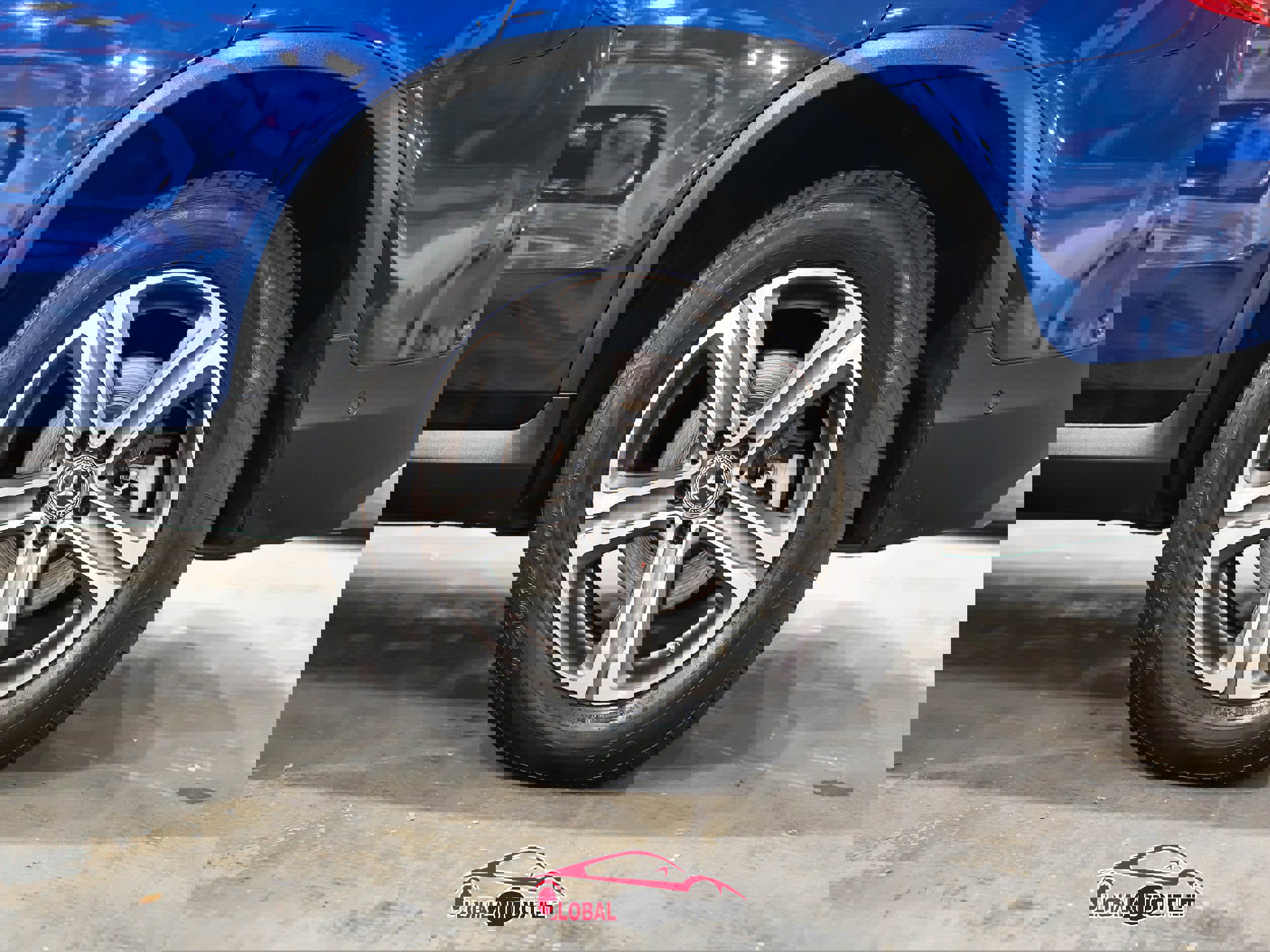 Used 2018 Mercedes-Benz GLC 300 4MATIC w/ Multimedia Package image 12