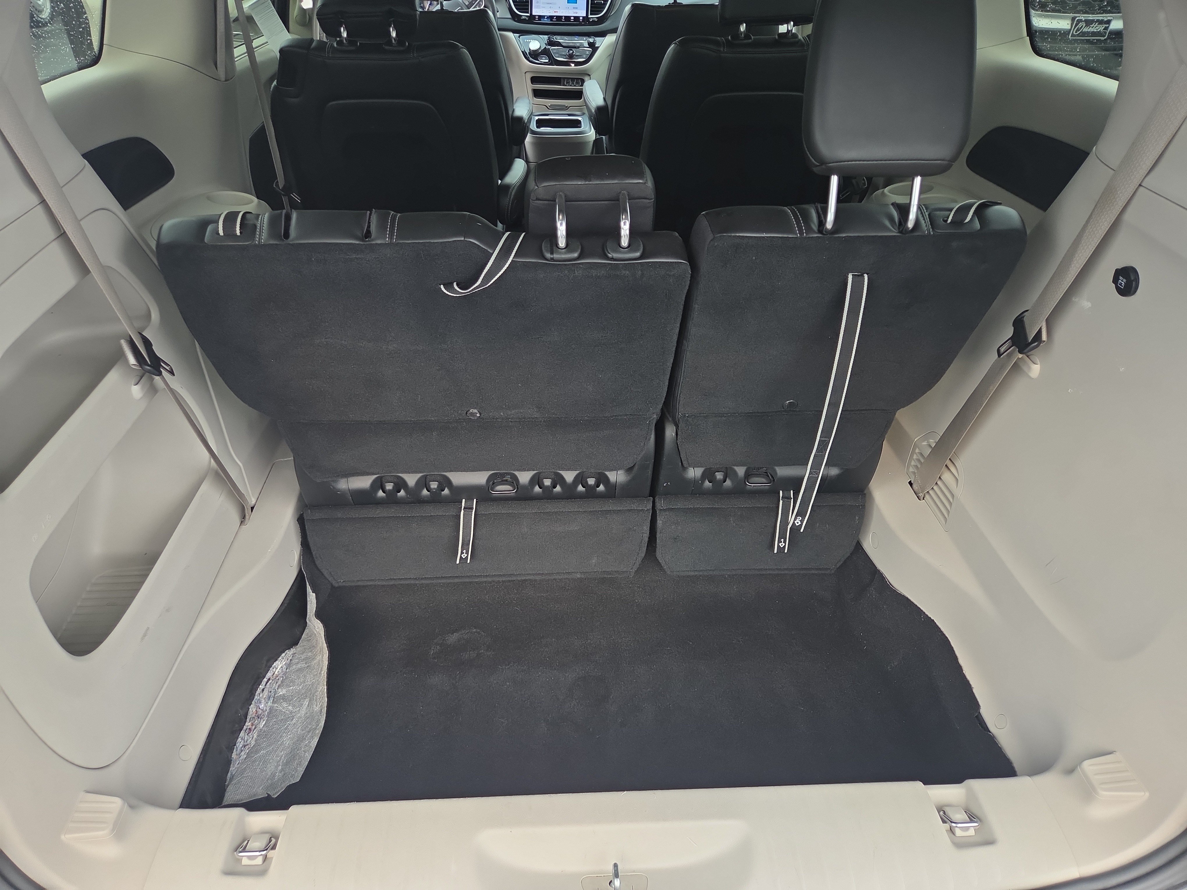 Certified 2023 Chrysler Pacifica Touring-L FWD image 27