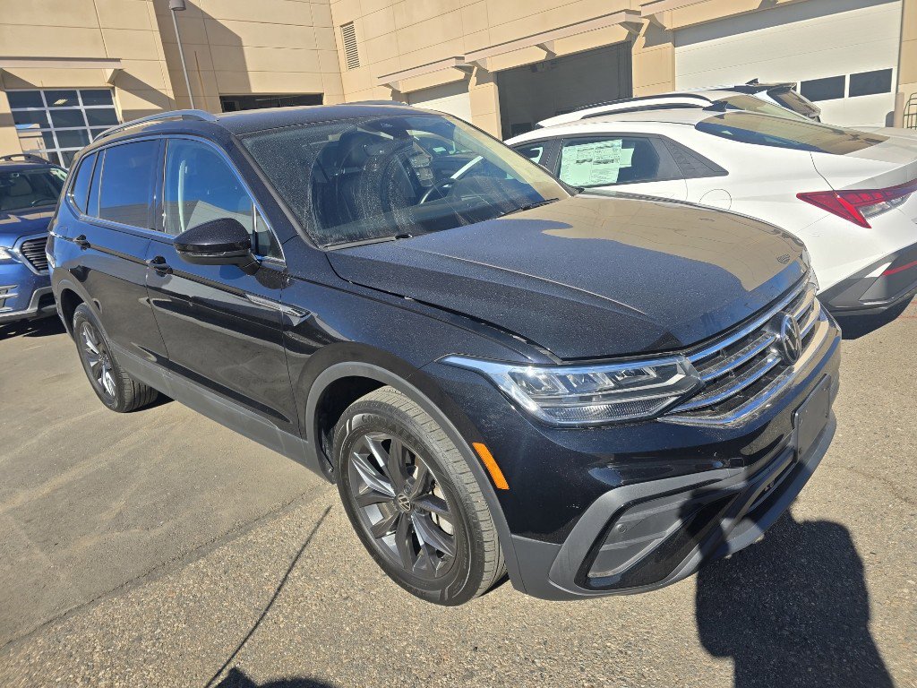 Used 2022 Volkswagen Tiguan SE w/ Panoramic Sunroof Package image 12