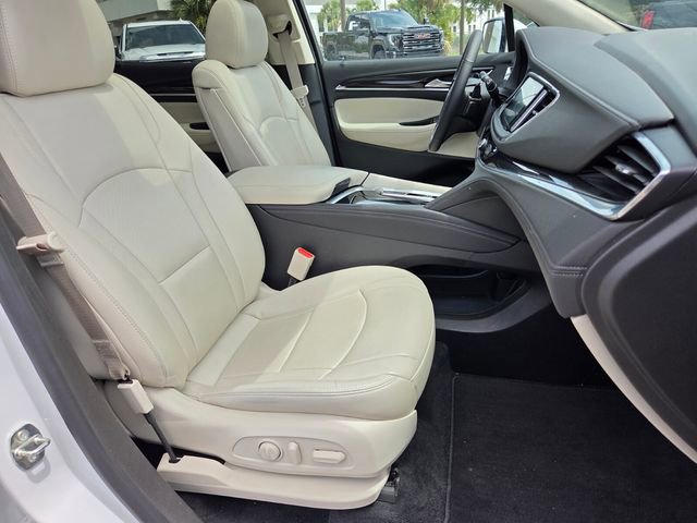 Used 2022 Buick Enclave Essence w/ Experience Buick Package FWD image 16