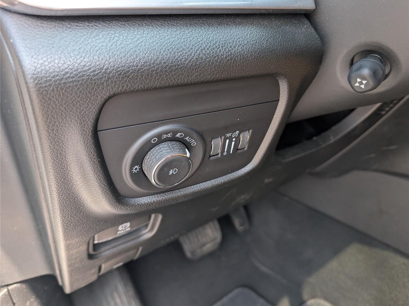 Used 2023 Jeep Grand Cherokee Summit w/ Adv Protech Group IV AWD/4WD image 22