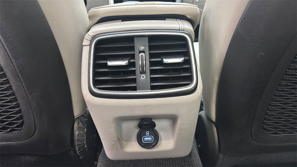 Used 2023 Genesis G70 2.0T image 11