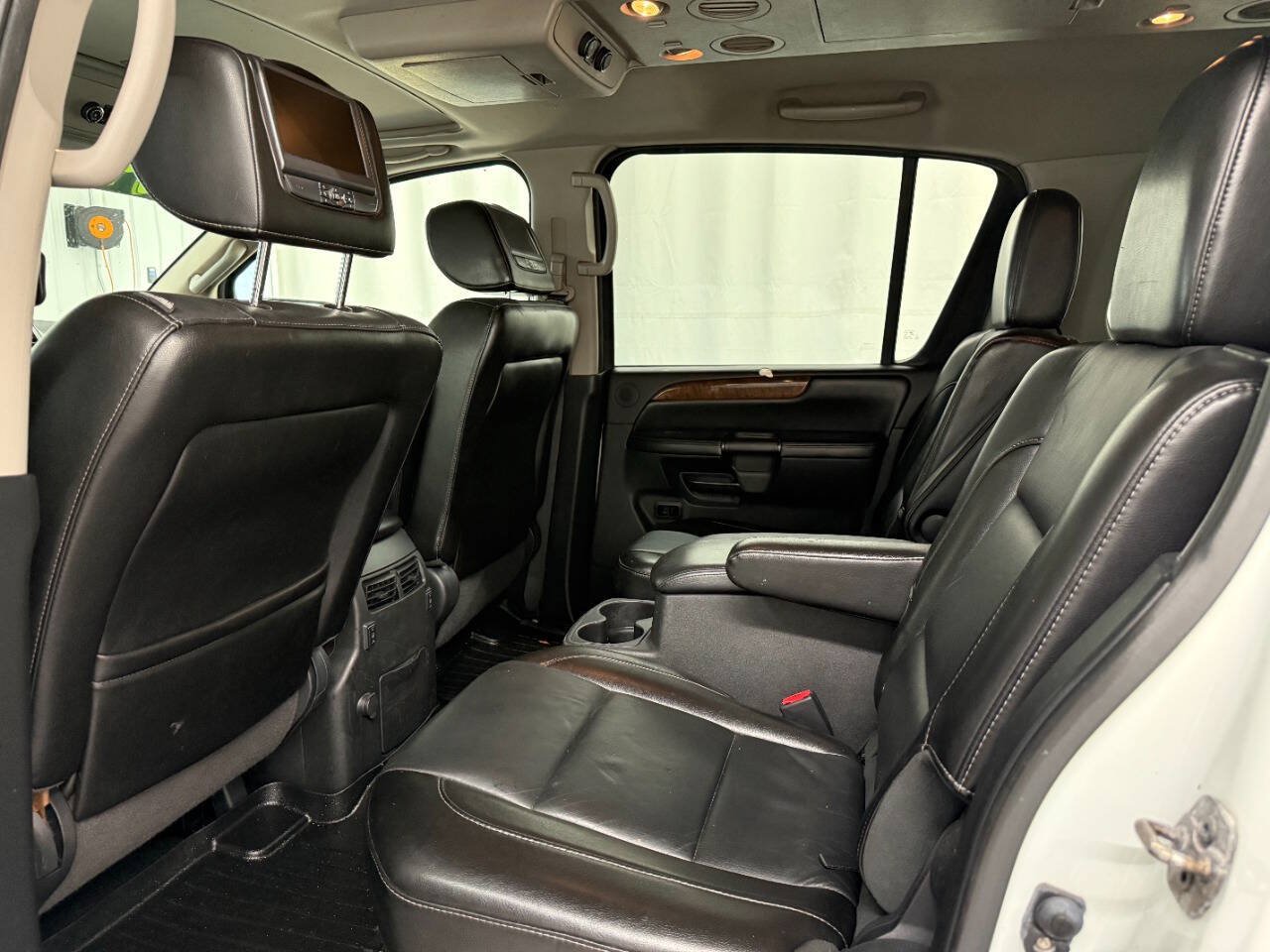 Used 2014 Nissan Armada Platinum w/ 2nd Row Captain Seat Package AWD/4WD image 10
