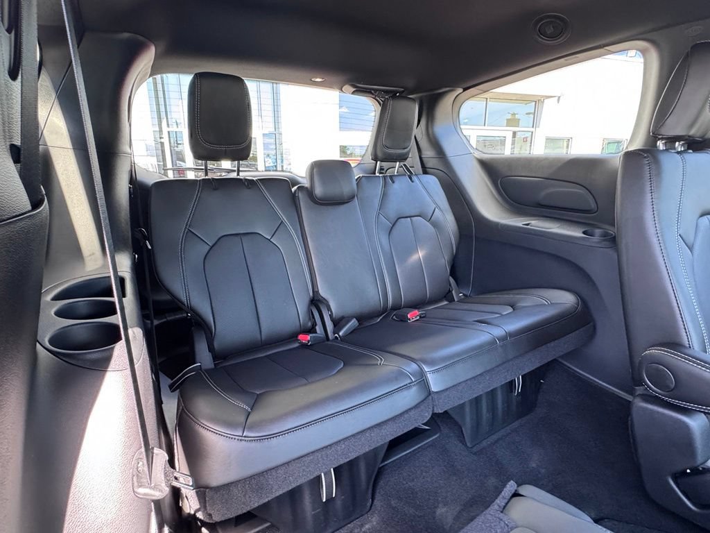 Used 2026 Chrysler Pacifica Select w/ S Appearance Package FWD image 23