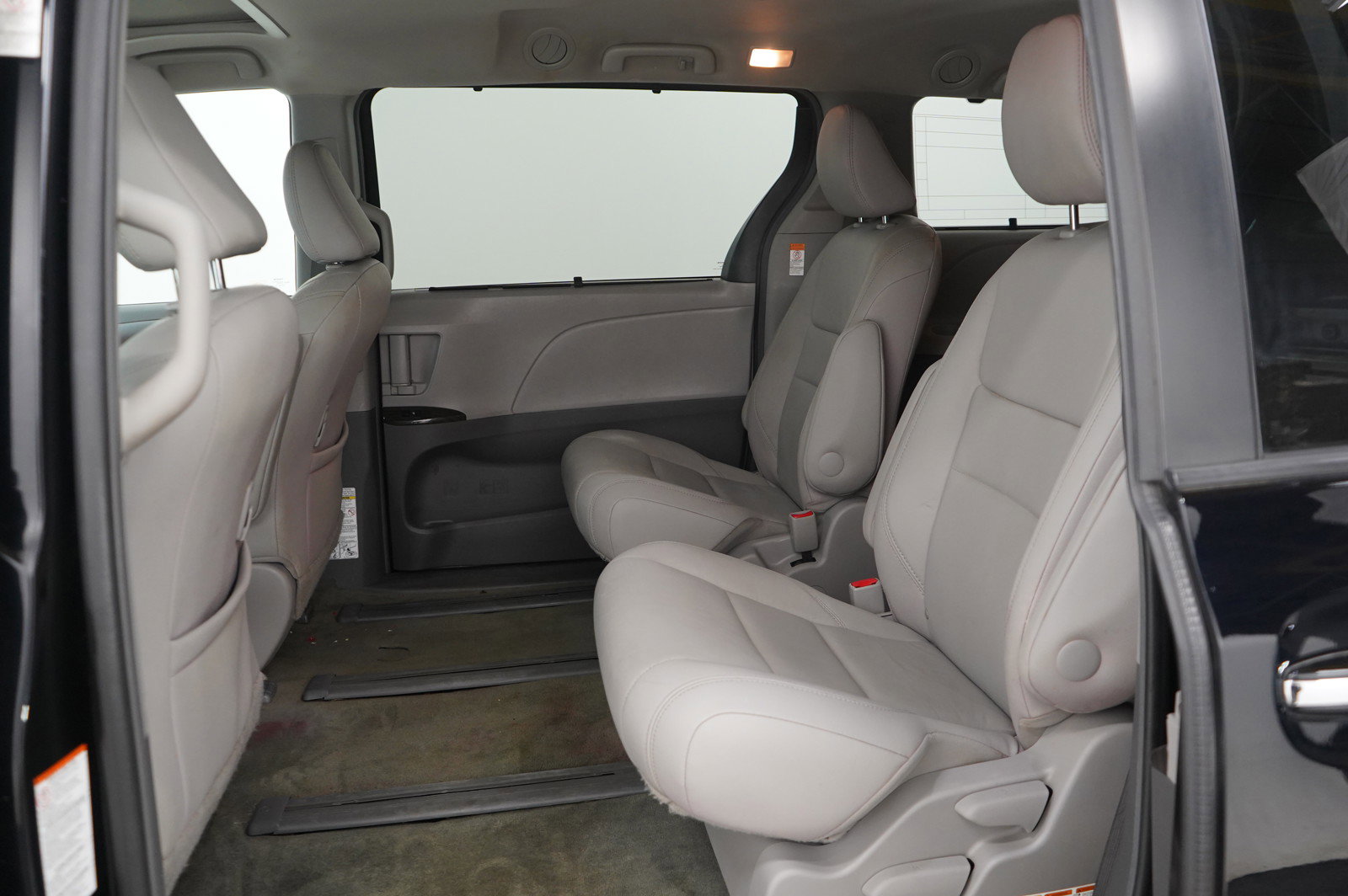 Used 2017 Toyota Sienna XLE image 15