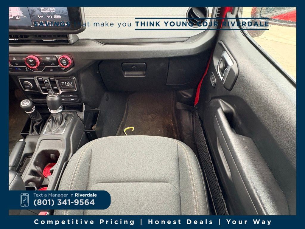 Used 2024 Jeep Wrangler Unlimited w/ LED Headlamp & Fog Lamp Group image 16