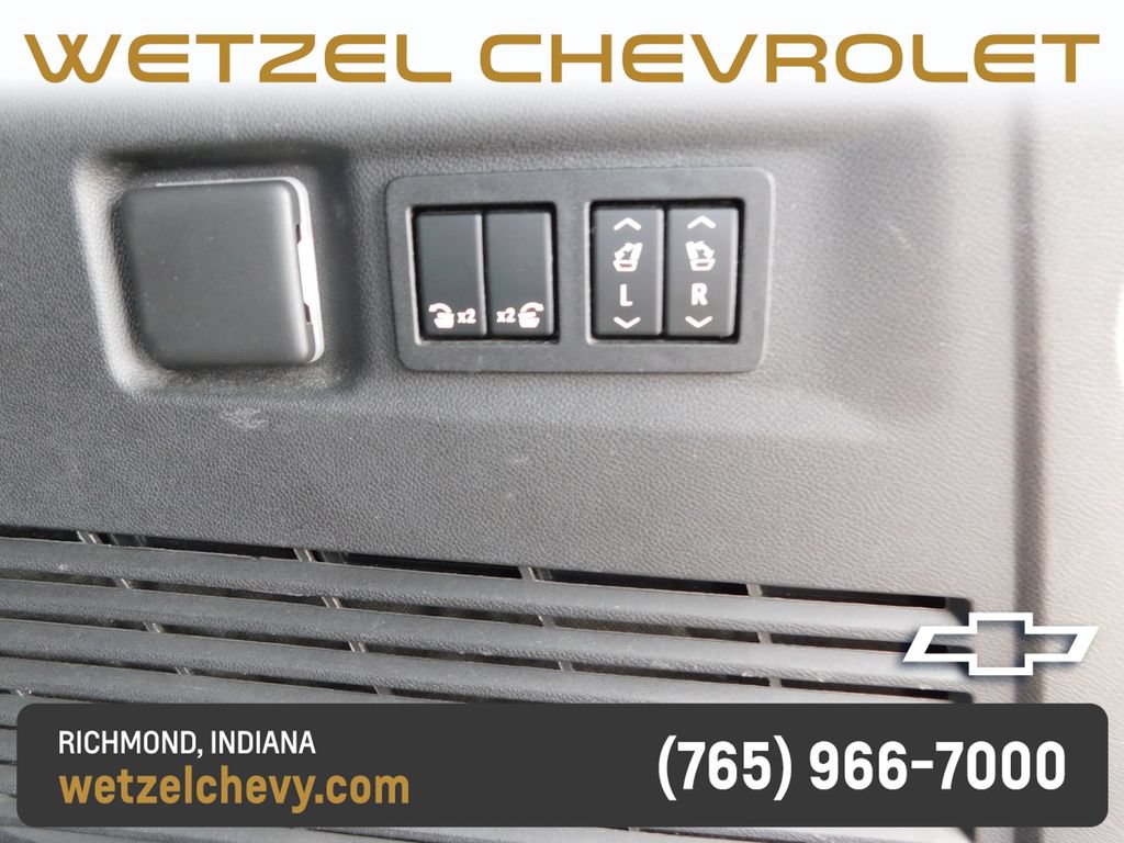 Certified 2022 Chevrolet Suburban RST w/ Luxury Package AWD/4WD image 28