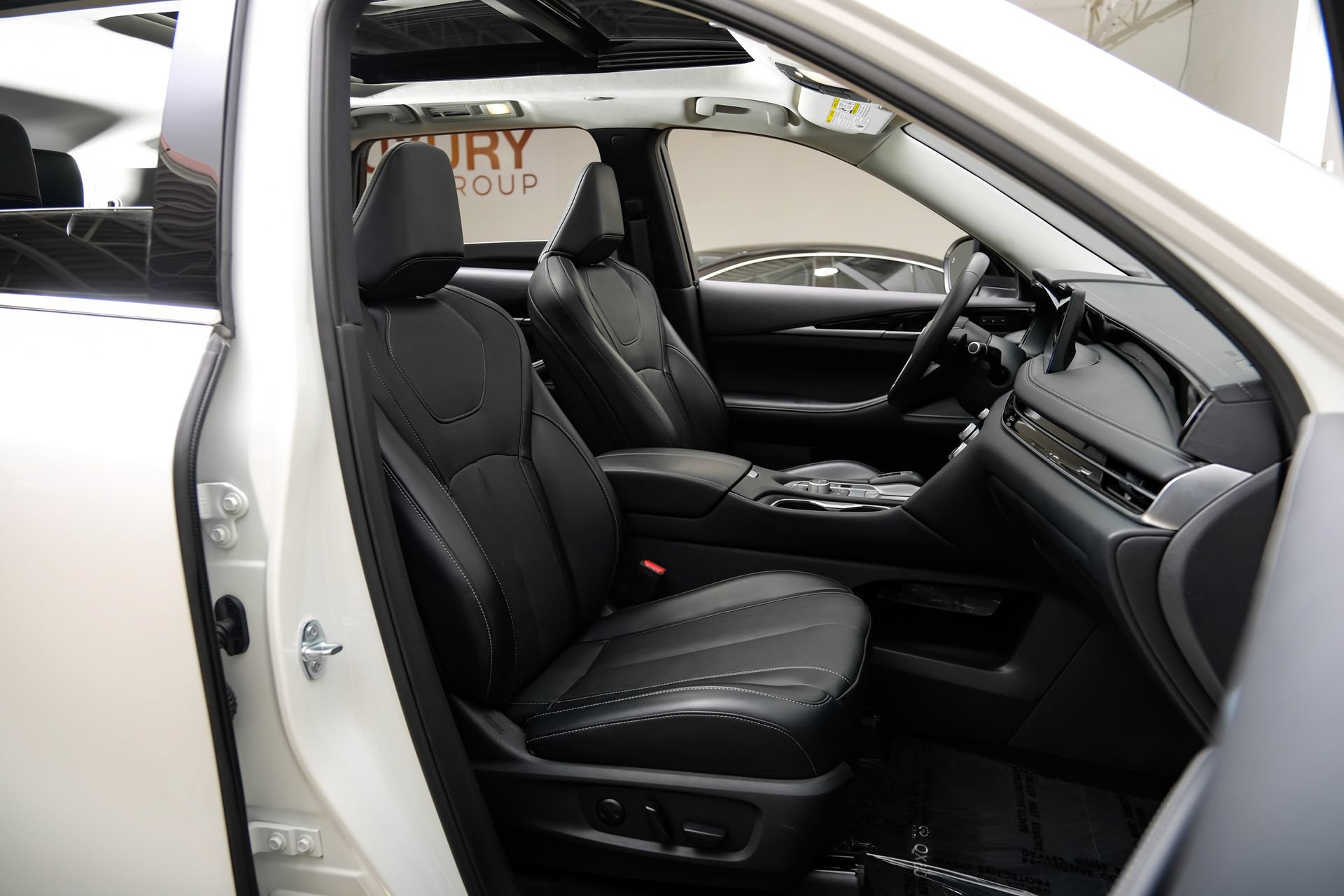 Used 2025 INFINITI QX60 Pure FWD image 46