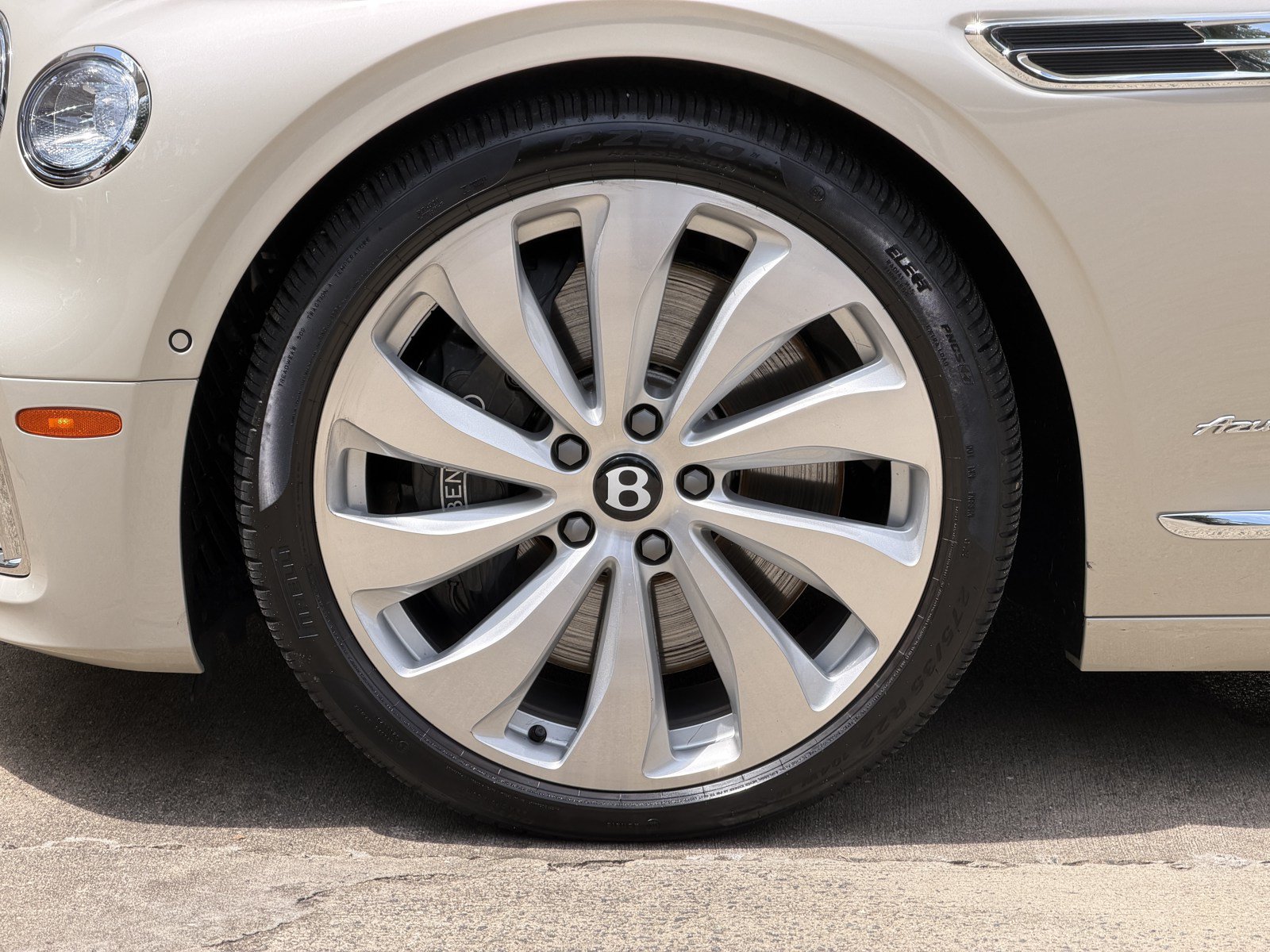 Used 2026 Bentley Flying Spur Azure AWD/4WD image 6