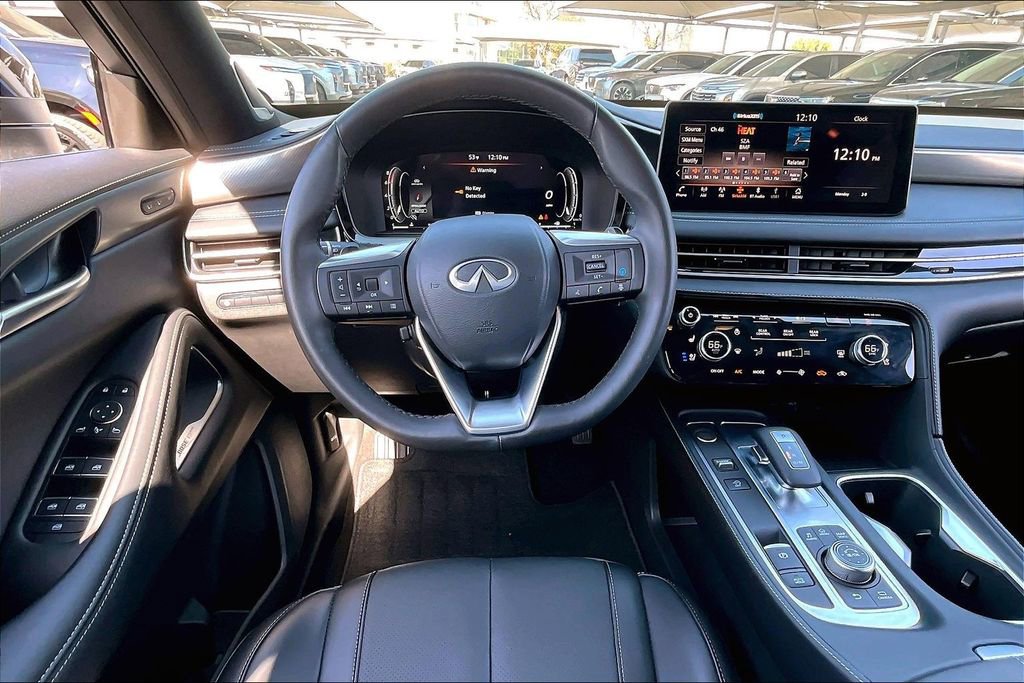 Certified 2025 INFINITI QX60 Luxe w/ Black Edition image 9