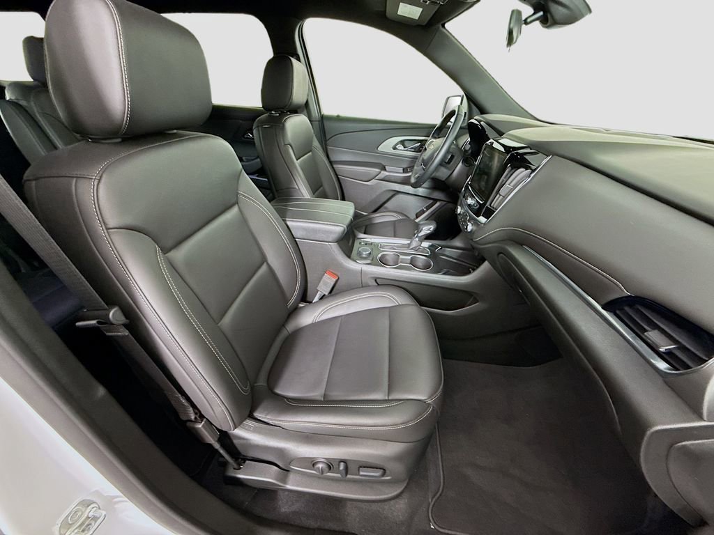Used 2024 Chevrolet Traverse LT image 27