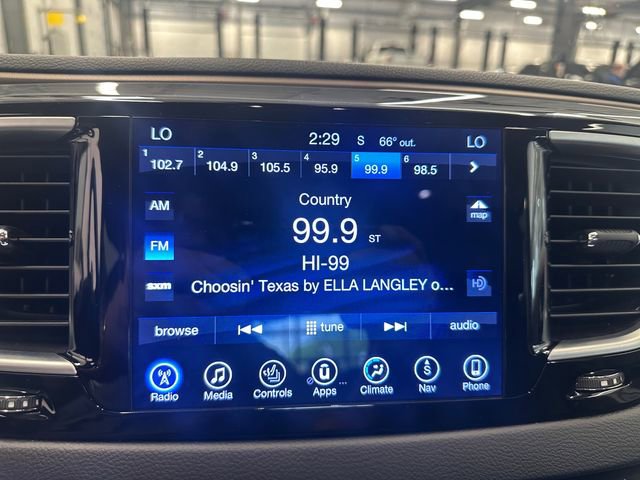 Used 2017 Chrysler Pacifica Touring-L Plus w/ Tire & Wheel Group FWD image 29