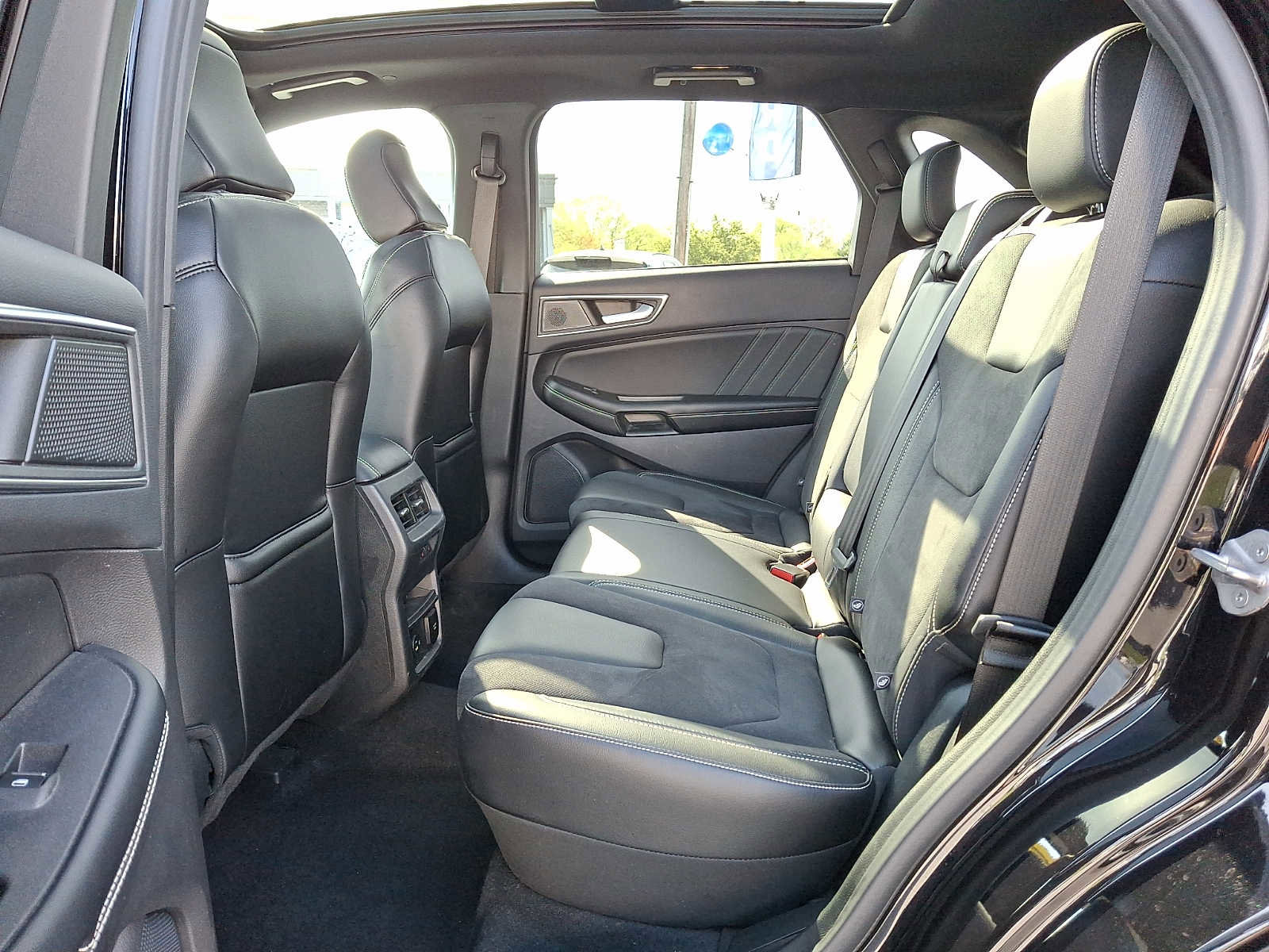 Used 2022 Ford Edge ST w/ Equipment Group 401A AWD/4WD image 10