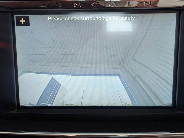 Used 2018 Lincoln Continental Select image 14